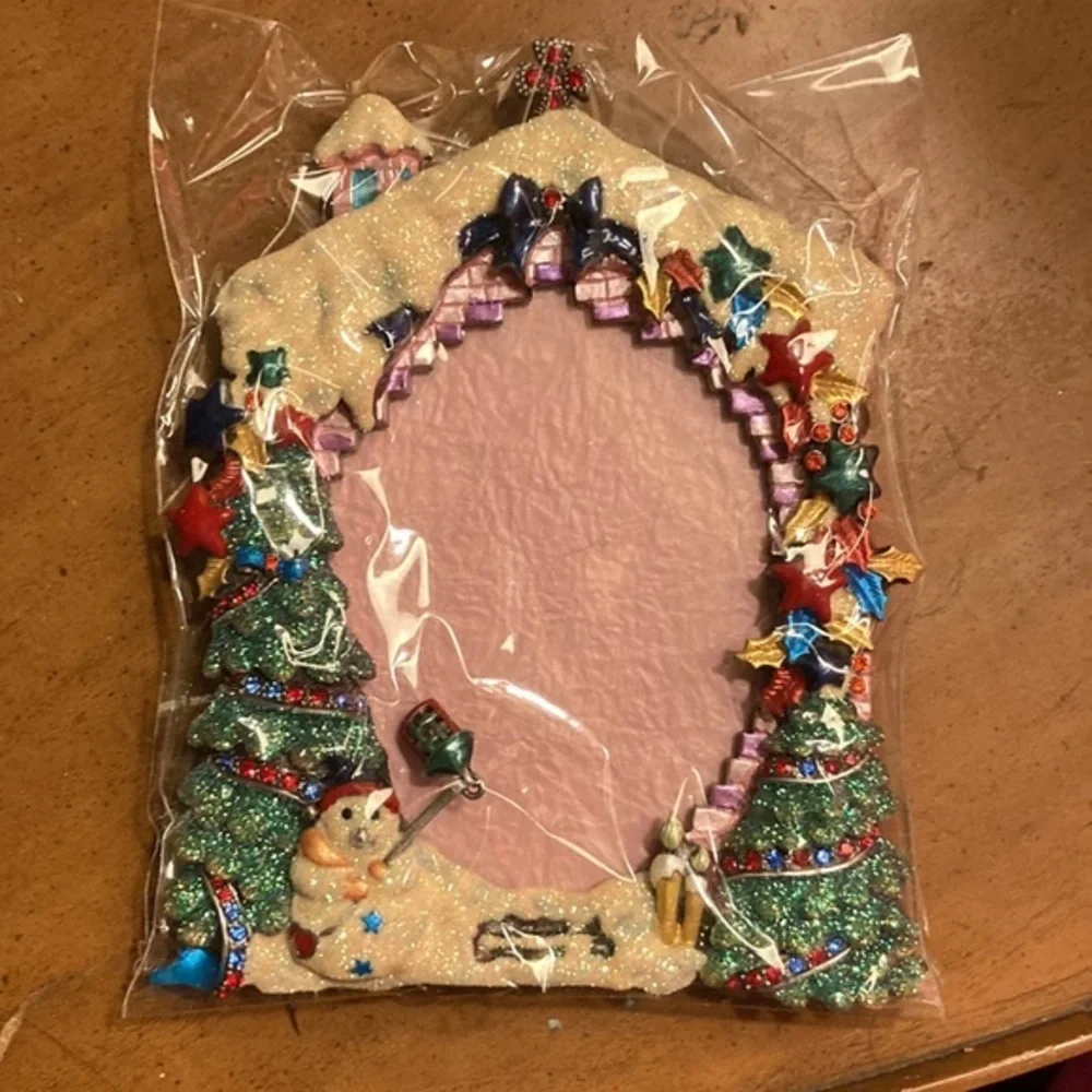 Brand new still sealed Rucinni Christmas Frame